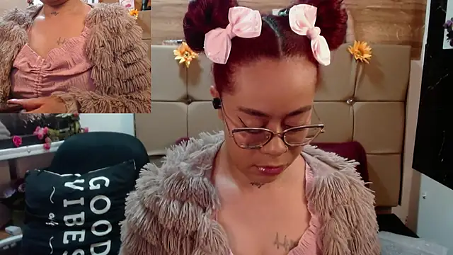 MIA  SPENCER online show from September 24, 2025, 5:05 pm