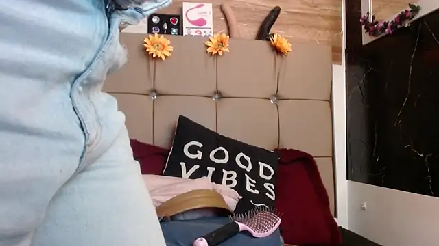 MIA  SPENCER online show from February 26, 2026, 12:04 pm