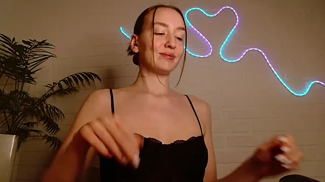 WhitePrincessLuna online show from March 5, 2026, 3:52 pm