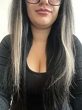 Molly-molly- online show from June 17, 2026, 6:27 am