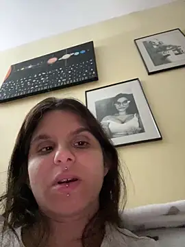 Brutecia2002 online show from April 1, 2026, 6:49 pm