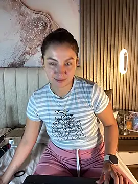 Dakota Evanns online show from April 11, 2026, 3:27 pm