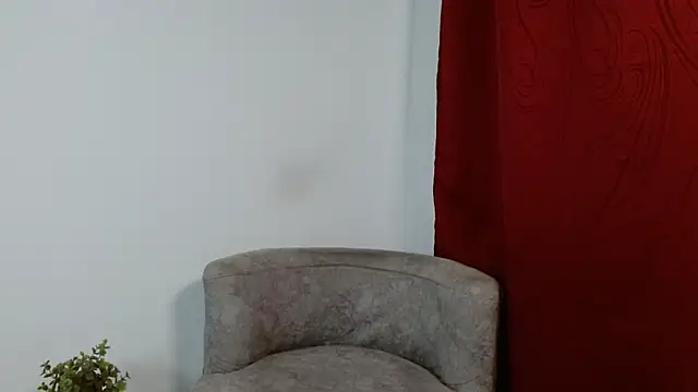 adriel escalante online show from September 23, 2025, 2:25 am