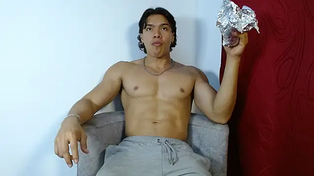 adriel escalante online show from October 11, 2025, 1:38 am