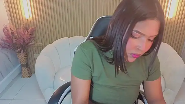 Snapshot of naomi_tp chatting on October 4, 2025, 12:36 pm naomi tp online show from October 4, 2025, 12:36 pm