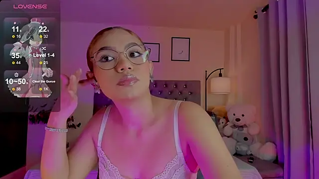 Snapshot of OxanaFedorova1- chatting on May 21, 2026, 8:16 pm OxanaFedorova1- online show from May 21, 2026, 8:16 pm