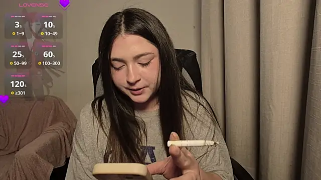 valentinauwu online show from November 13, 2025, 3:38 am