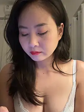 wly2028 online show from October 30, 2025, 1:01 pm