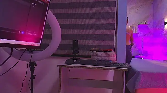 abbyrouss  online show from October 10, 2025, 3:05 am