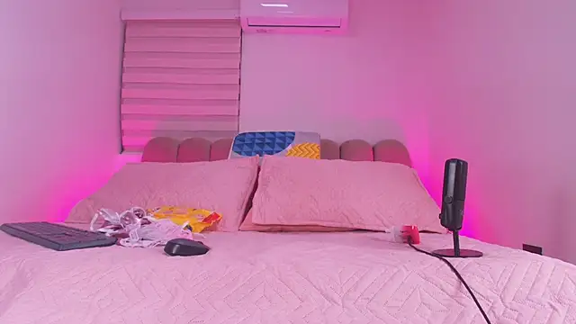 abbyrouss  online show from November 30, 2025, 3:10 am