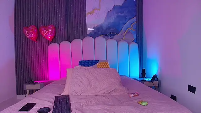 abbyrouss  online show from February 18, 2026, 3:02 am