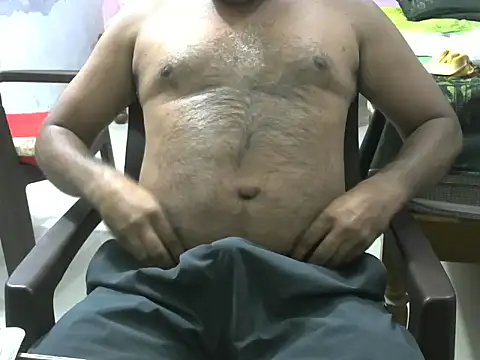 Famit025 online show from December 13, 2025, 9:20 pm