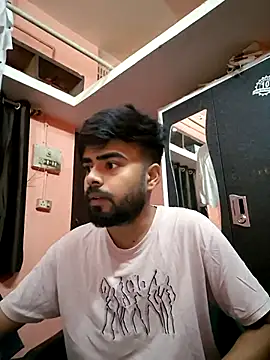 soniriyaa010101 online show from April 12, 2026, 2:44 pm