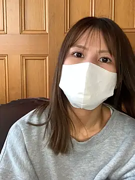 Snapshot of -Hikari-00- chatting on April 1, 2026, 1:17 am -Hikari-00- online show from April 1, 2026, 1:17 am