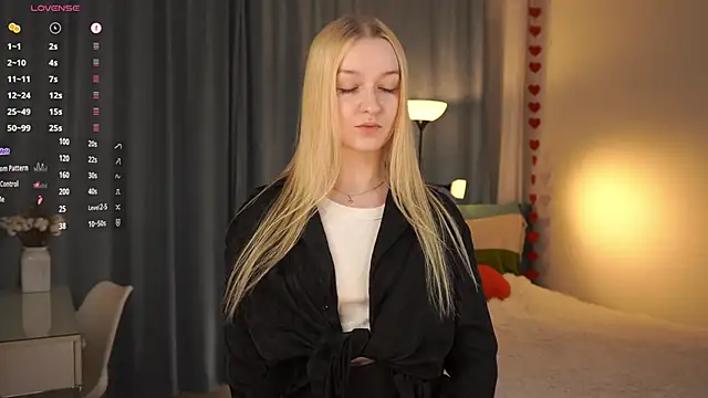 KrishnaSimmons online show from October 3, 2025, 7:33 pm