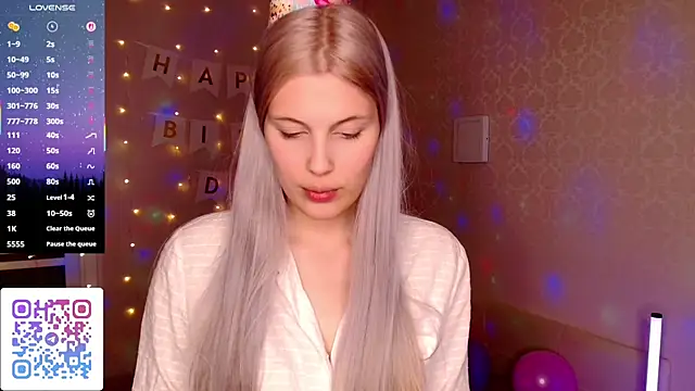 Snapshot of Larileya chatting on October 10, 2025, 5:56 pm Larileya online show from October 10, 2025, 5:56 pm