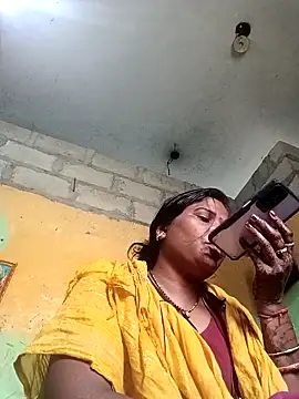 SweetKomal89 online show from October 29, 2025, 7:32 am