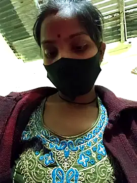 SweetKomal89 online show from November 11, 2025, 10:32 pm