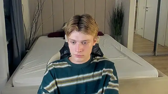 LouieEvans online show from September 29, 2025, 5:40 pm