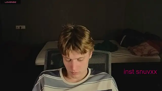 LouieEvans online show from October 10, 2025, 4:00 am