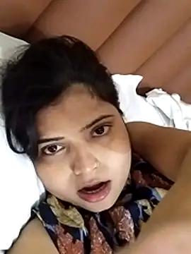 Hot-Pooja25 online show from April 1, 2026, 7:20 am