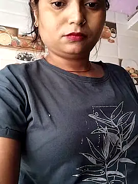 Hot-Pooja25 online show from April 30, 2026, 2:40 am