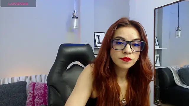 KendallWood  online show from April 14, 2026, 10:16 pm