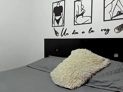 Allison 21  online show from November 11, 2025, 5:40 am