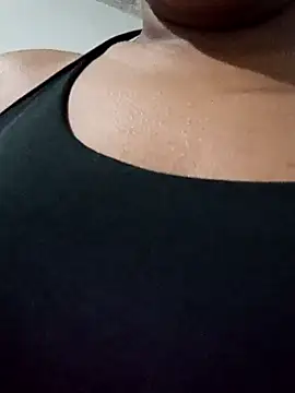 Fernanda005 online show from September 18, 2025, 3:52 am