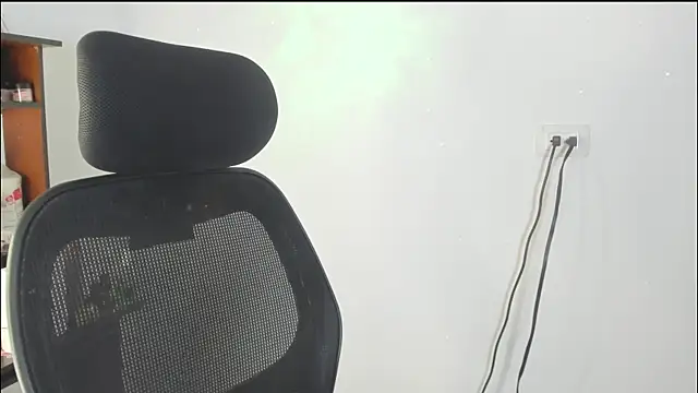 SofiaBermudez online show from October 20, 2025, 4:13 am