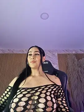 ashly moonn online show from October 27, 2025, 6:56 pm