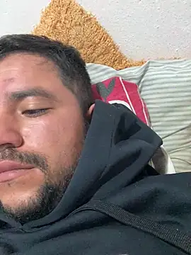 aalvaro98 online show from February 4, 2026, 8:36 pm