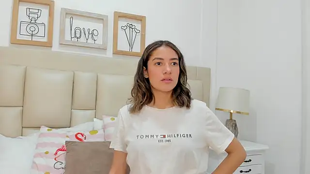 Skylerwhite02 online show from February 12, 2026, 7:53 pm