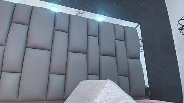 kissme luna online show from February 23, 2026, 7:11 pm