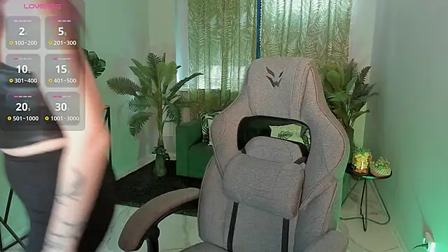 FlexyFox online show from November 12, 2025, 7:20 am