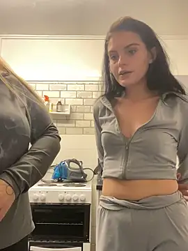 Camwithchlox online show from September 26, 2025, 7:29 pm