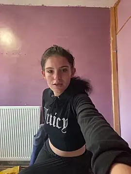 Camwithchlox online show from September 30, 2025, 4:12 pm