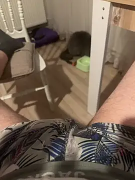 dicksmallll online show from March 15, 2026, 7:20 pm