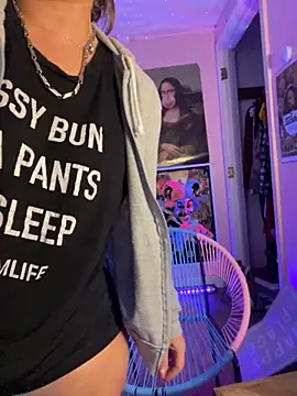 shortywidaphatty online show from October 2, 2025, 2:57 pm