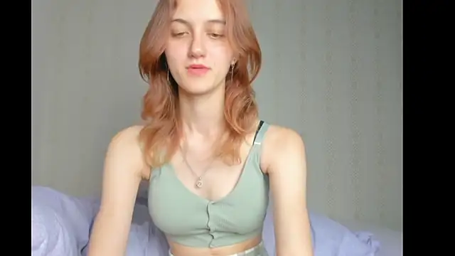 dreamy pollyyy online show from October 1, 2025, 3:40 pm