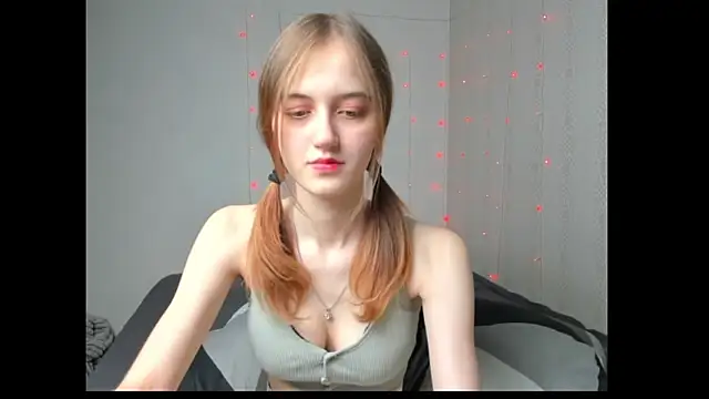 dreamy pollyyy online show from March 30, 2026, 3:57 pm