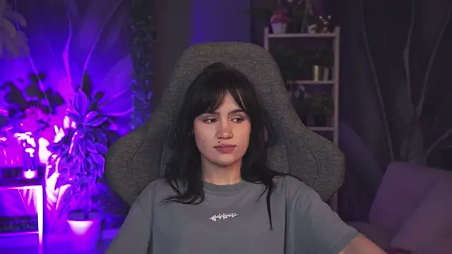 MonicaFarmer online show from April 13, 2026, 8:25 pm