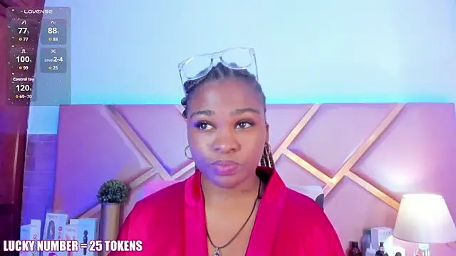 SophieSinclair online show from March 5, 2026, 12:23 pm