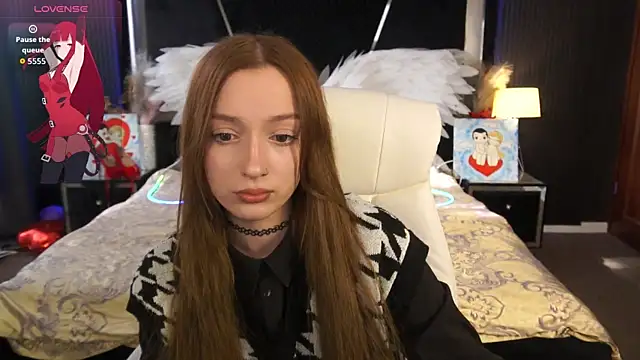 FoxyMayy online show from April 8, 2026, 1:11 pm