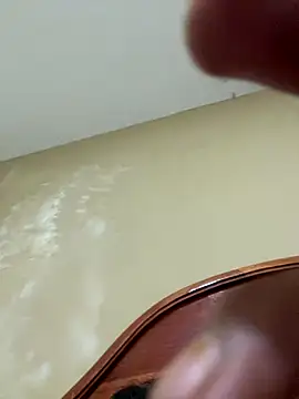 Snapshot of CringingWaitress chatting on November 15, 2025, 9:50 am CringingWaitress online show from November 15, 2025, 9:50 am