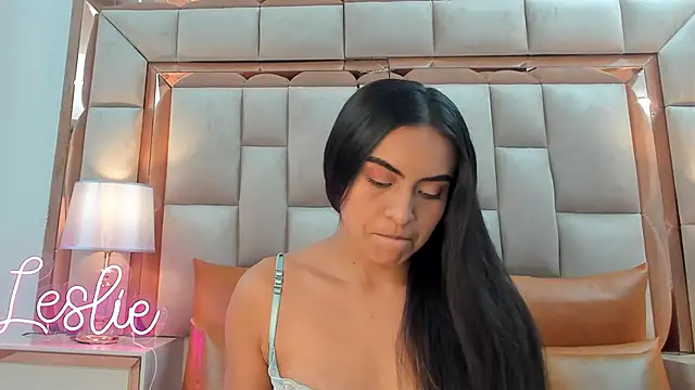 Snapshot of Leslie_Bussh_ chatting on September 26, 2025, 8:02 pm Leslie Bussh online show from September 26, 2025, 8:02 pm