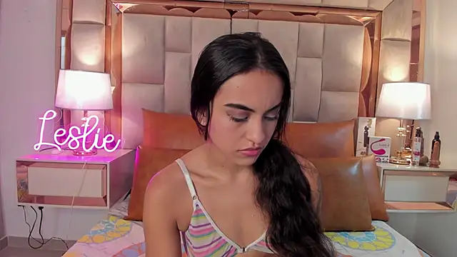 Snapshot of Leslie_Bussh_ chatting on November 14, 2025, 8:07 pm Leslie Bussh online show from November 14, 2025, 8:07 pm