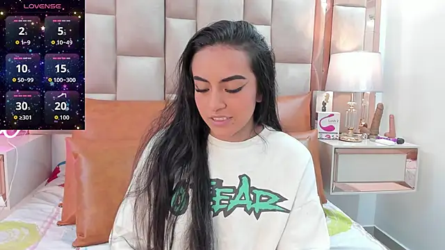 Snapshot of Leslie_Bussh_ chatting on December 13, 2025, 7:53 pm Leslie Bussh online show from December 13, 2025, 7:53 pm