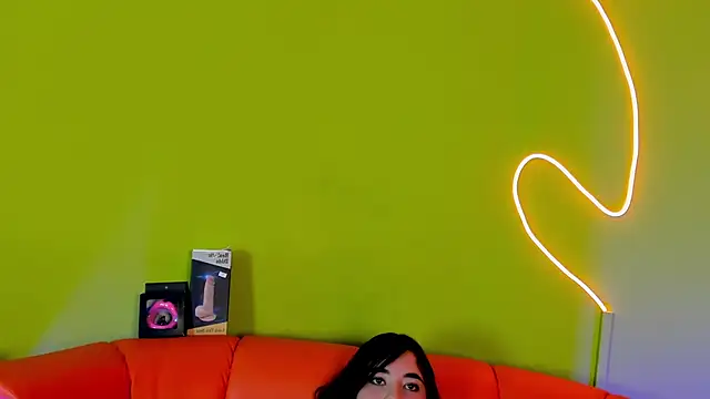 Bagiolett online show from October 9, 2025, 3:04 am