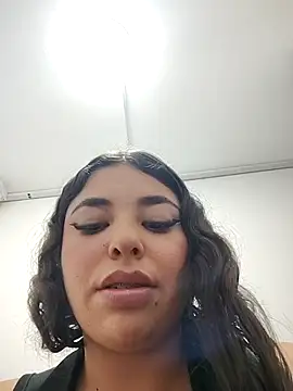 Bagiolett online show from October 18, 2025, 9:15 pm